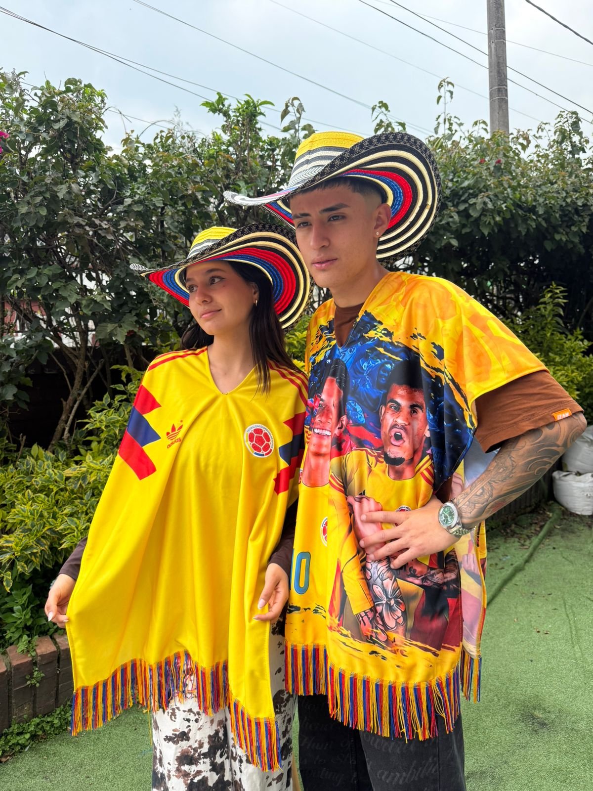 5 Combo poncho y sombrero selección colombia
